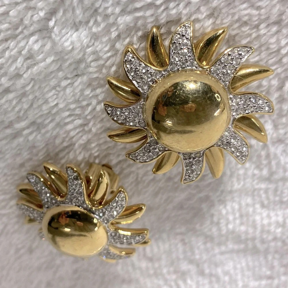 Vintage Gold Tone W White Gems Sun Shaped Clip On Earrings - Picture 4 of 9